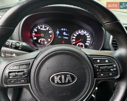 Красный Киа Sportage, объемом двигателя 2 л и пробегом 110 тыс. км за 17600 $, фото 11 на Automoto.ua
