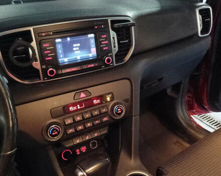 Красный Киа Sportage, объемом двигателя 2 л и пробегом 157 тыс. км за 22000 $, фото 9 на Automoto.ua
