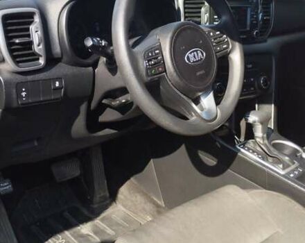 Киа Sportage 2017 в Львове на Automoto.ua Красный Киа Sportage, объемом двигателя 2.4 л и пробегом 268 тыс. км за 15700 $, фото 7 на Automoto.ua