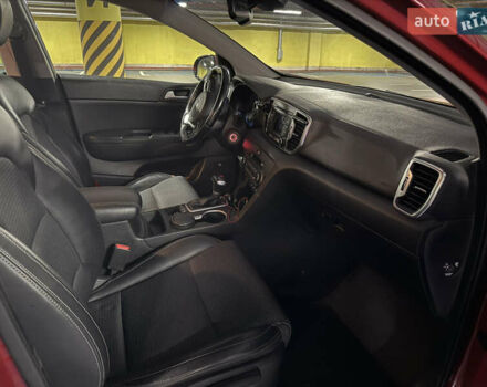 Красный Киа Sportage, объемом двигателя 2 л и пробегом 157 тыс. км за 22000 $, фото 10 на Automoto.ua