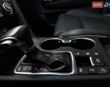 Червоний Кіа Sportage, об'ємом двигуна 2 л та пробігом 97 тис. км за 21800 $, фото 91 на Automoto.ua