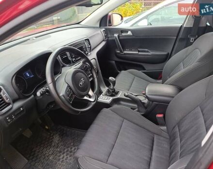 Красный Киа Sportage, объемом двигателя 1.7 л и пробегом 161 тыс. км за 15000 $, фото 59 на Automoto.ua