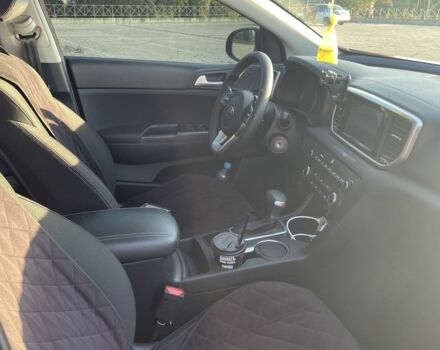 Красный Киа Sportage, объемом двигателя 1.6 л и пробегом 62 тыс. км за 18900 $, фото 5 на Automoto.ua