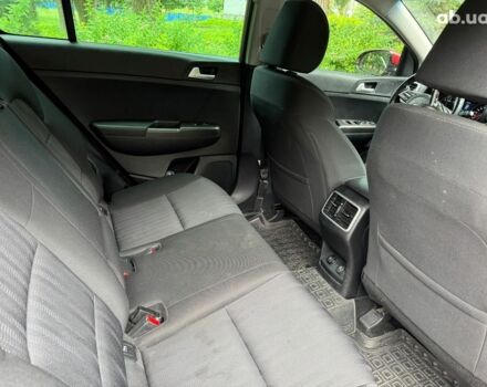 Красный Киа Sportage, объемом двигателя 1.6 л и пробегом 90 тыс. км за 20990 $, фото 19 на Automoto.ua