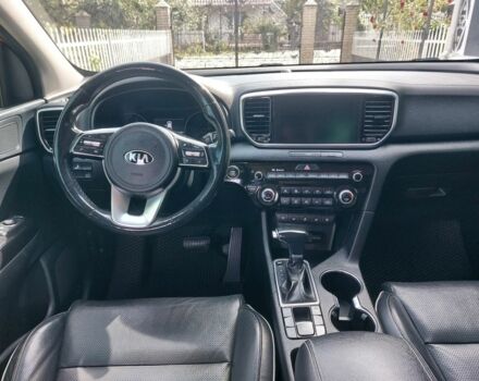 Красный Киа Sportage, объемом двигателя 2 л и пробегом 112 тыс. км за 22800 $, фото 6 на Automoto.ua