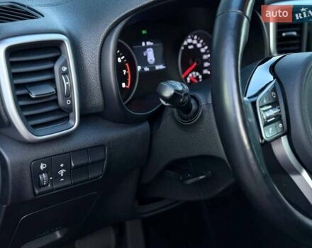Киа Sportage 2021 в Киеве на Automoto.ua Красный Киа Sportage, объемом двигателя 1.59 л и пробегом 81 тыс. км за 18400 $, фото 20 на Automoto.ua