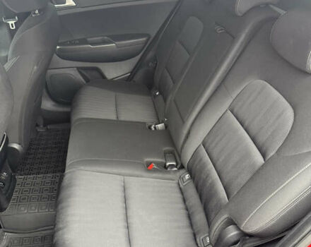 Червоний Кіа Sportage, об'ємом двигуна 1.59 л та пробігом 82 тис. км за 18500 $, фото 27 на Automoto.ua