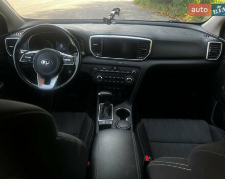 Киа Sportage 2021 в Шостке на Automoto.ua Красный Киа Sportage, объемом двигателя 1.6 л и пробегом 87 тыс. км за 22500 $, фото 5 на Automoto.ua