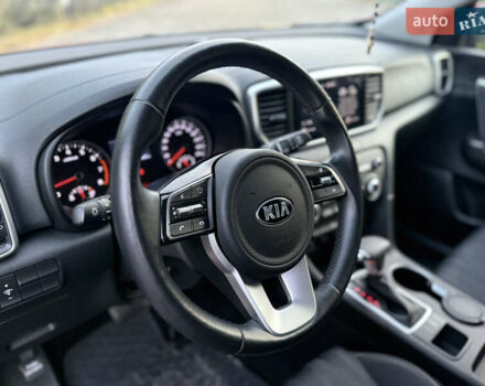 Красный Киа Sportage, объемом двигателя 1.59 л и пробегом 20 тыс. км за 19200 $, фото 17 на Automoto.ua