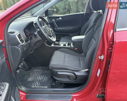 Красный Киа Sportage, объемом двигателя 1.59 л и пробегом 20 тыс. км за 19200 $, фото 15 на Automoto.ua