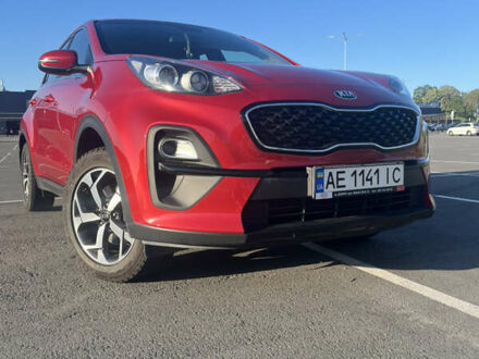 Киа Sportage 2021 в Днепре (Днепропетровске) на Automoto.ua Красный Киа Sportage, объемом двигателя 1.59 л и пробегом 29 тыс. км за 20000 $, фото 1 на Automoto.ua
