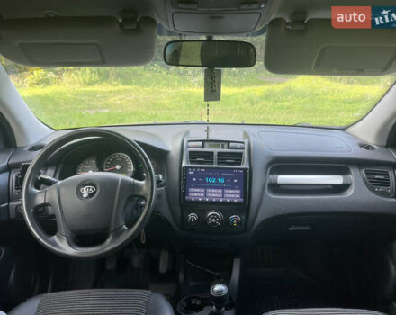 Киа Sportage, объемом двигателя 2 л и пробегом 300 тыс. км за 7950 $, фото 7 на Automoto.ua