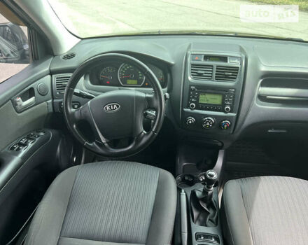 Киа Sportage, объемом двигателя 2 л и пробегом 151 тыс. км за 8900 $, фото 4 на Automoto.ua