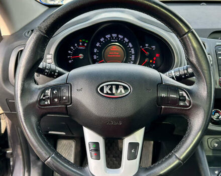 Киа Sportage, объемом двигателя 1.7 л и пробегом 185 тыс. км за 12200 $, фото 18 на Automoto.ua