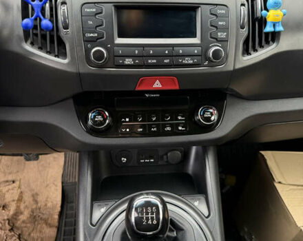 Киа Sportage, объемом двигателя 1.7 л и пробегом 245 тыс. км за 10500 $, фото 8 на Automoto.ua