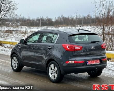 Киа Sportage, объемом двигателя 1.7 л и пробегом 208 тыс. км за 12900 $, фото 4 на Automoto.ua