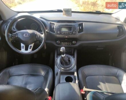 Киа Sportage, объемом двигателя 1.69 л и пробегом 204 тыс. км за 13000 $, фото 6 на Automoto.ua