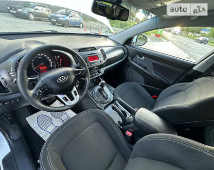 Киа Sportage, объемом двигателя 2 л и пробегом 227 тыс. км за 13000 $, фото 14 на Automoto.ua