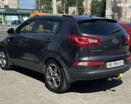 Киа Sportage, объемом двигателя 1.7 л и пробегом 255 тыс. км за 12300 $, фото 9 на Automoto.ua