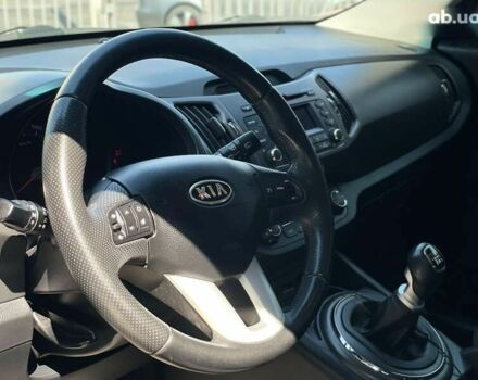 Киа Sportage, объемом двигателя 1.7 л и пробегом 255 тыс. км за 12300 $, фото 12 на Automoto.ua