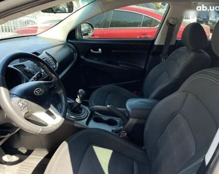 Киа Sportage, объемом двигателя 1.7 л и пробегом 255 тыс. км за 12300 $, фото 10 на Automoto.ua