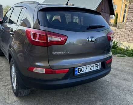 Киа Sportage, объемом двигателя 2 л и пробегом 152 тыс. км за 12500 $, фото 4 на Automoto.ua