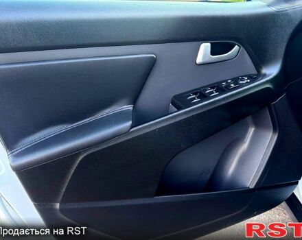 Кіа Sportage, об'ємом двигуна 2 л та пробігом 137 тис. км за 9599 $, фото 6 на Automoto.ua