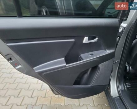Кіа Sportage, об'ємом двигуна 1.69 л та пробігом 175 тис. км за 12300 $, фото 111 на Automoto.ua