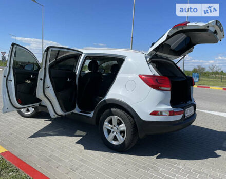 Кіа Sportage, об'ємом двигуна 1.69 л та пробігом 80 тис. км за 16400 $, фото 9 на Automoto.ua