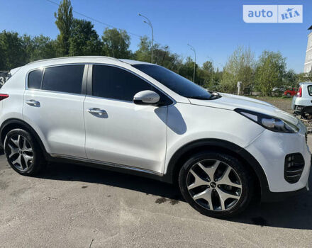 Кіа Sportage, об'ємом двигуна 2 л та пробігом 173 тис. км за 17999 $, фото 4 на Automoto.ua