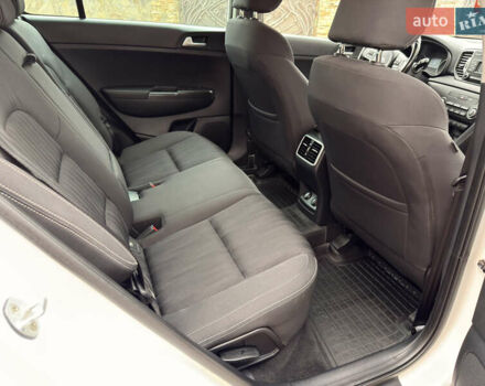Киа Sportage, объемом двигателя 1.59 л и пробегом 114 тыс. км за 14800 $, фото 15 на Automoto.ua