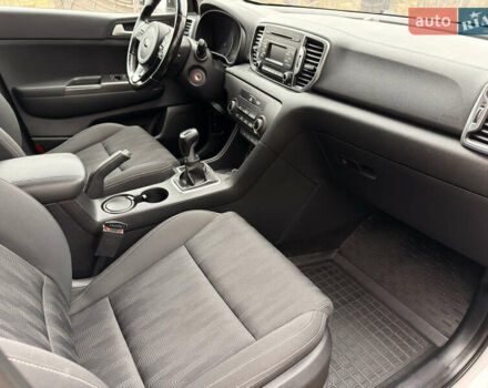Киа Sportage, объемом двигателя 1.59 л и пробегом 114 тыс. км за 14800 $, фото 13 на Automoto.ua