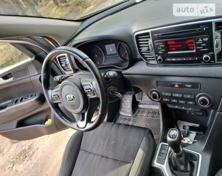 Киа Sportage, объемом двигателя 1.69 л и пробегом 190 тыс. км за 16400 $, фото 19 на Automoto.ua