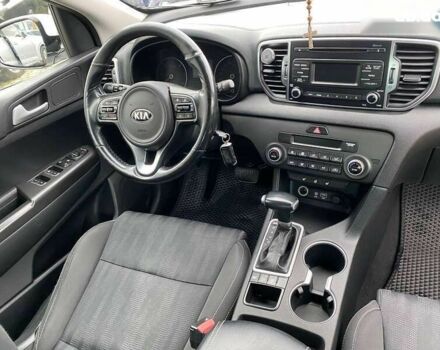 Киа Sportage, объемом двигателя 1.7 л и пробегом 212 тыс. км за 16800 $, фото 9 на Automoto.ua