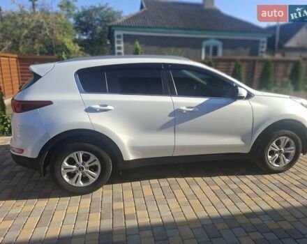 Киа Sportage, объемом двигателя 1.7 л и пробегом 201 тыс. км за 15500 $, фото 3 на Automoto.ua