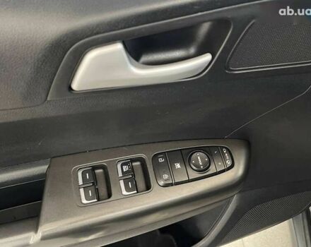 Киа Sportage, объемом двигателя 1.7 л и пробегом 171 тыс. км за 15990 $, фото 17 на Automoto.ua