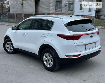 Киа Sportage, объемом двигателя 1.7 л и пробегом 120 тыс. км за 15000 $, фото 5 на Automoto.ua