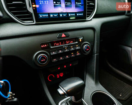 Киа Sportage 2017 в Киеве на Automoto.ua Киа Sportage, объемом двигателя 1.7 л и пробегом 140 тыс. км за 15813 $, фото 17 на Automoto.ua