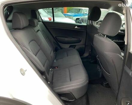Киа Sportage, объемом двигателя 1.7 л и пробегом 212 тыс. км за 16800 $, фото 22 на Automoto.ua