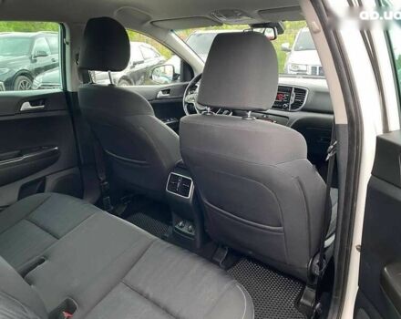 Киа Sportage, объемом двигателя 1.7 л и пробегом 212 тыс. км за 16800 $, фото 23 на Automoto.ua
