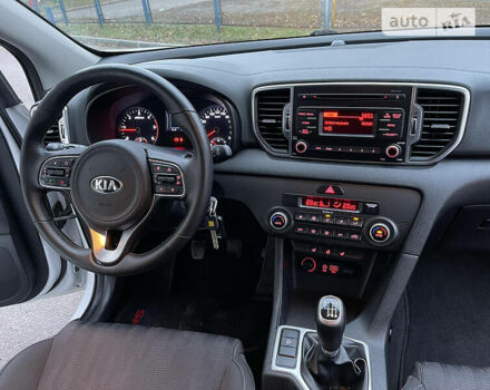 Киа Sportage, объемом двигателя 1.7 л и пробегом 120 тыс. км за 15000 $, фото 20 на Automoto.ua