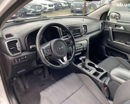 Киа Sportage, объемом двигателя 1.7 л и пробегом 212 тыс. км за 16800 $, фото 10 на Automoto.ua