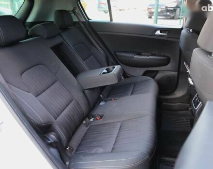 Киа Sportage, объемом двигателя 1.7 л и пробегом 162 тыс. км за 18500 $, фото 10 на Automoto.ua