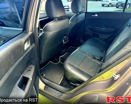 Кіа Sportage, об'ємом двигуна 1.6 л та пробігом 146 тис. км за 16800 $, фото 7 на Automoto.ua