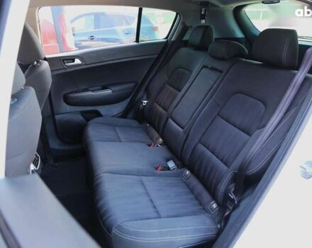 Киа Sportage, объемом двигателя 1.7 л и пробегом 162 тыс. км за 18500 $, фото 9 на Automoto.ua
