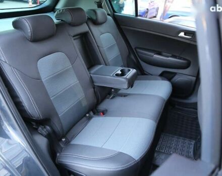 Киа Sportage, объемом двигателя 1.6 л и пробегом 90 тыс. км за 19900 $, фото 10 на Automoto.ua