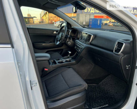 Киа Sportage, объемом двигателя 1.6 л и пробегом 118 тыс. км за 20500 $, фото 15 на Automoto.ua