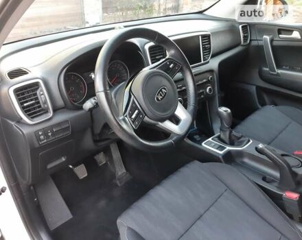 Киа Sportage, объемом двигателя 1.59 л и пробегом 36 тыс. км за 18600 $, фото 7 на Automoto.ua