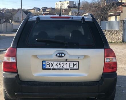 Жовтий Кіа Sportage, об'ємом двигуна 2 л та пробігом 285 тис. км за 6600 $, фото 3 на Automoto.ua