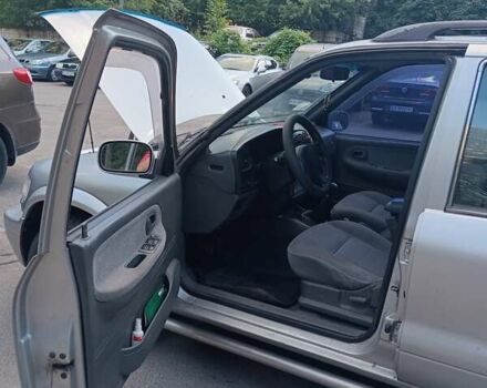 Серый Киа Sportage, объемом двигателя 2 л и пробегом 277 тыс. км за 3300 $, фото 7 на Automoto.ua